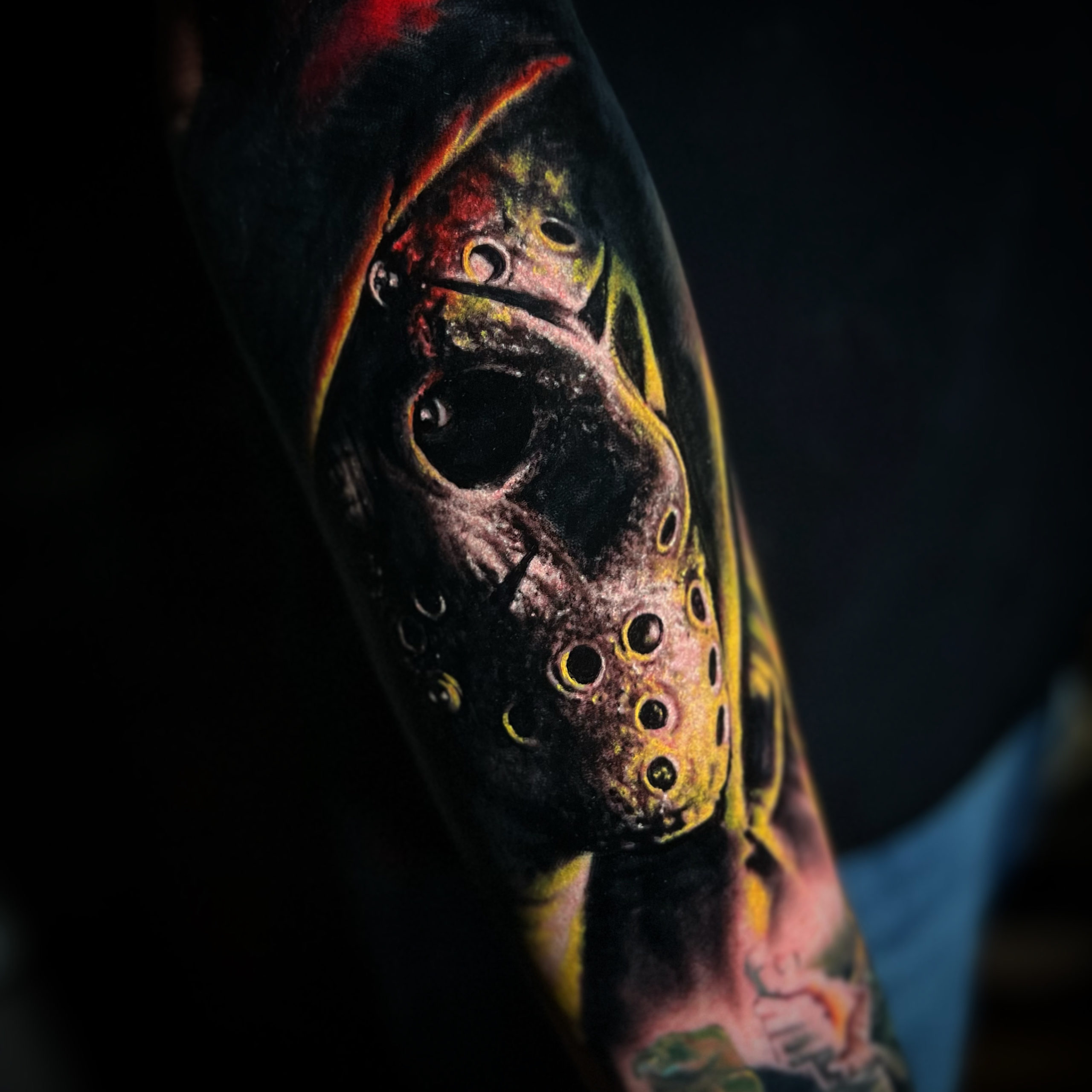 Tatouage réaliste noir et gris