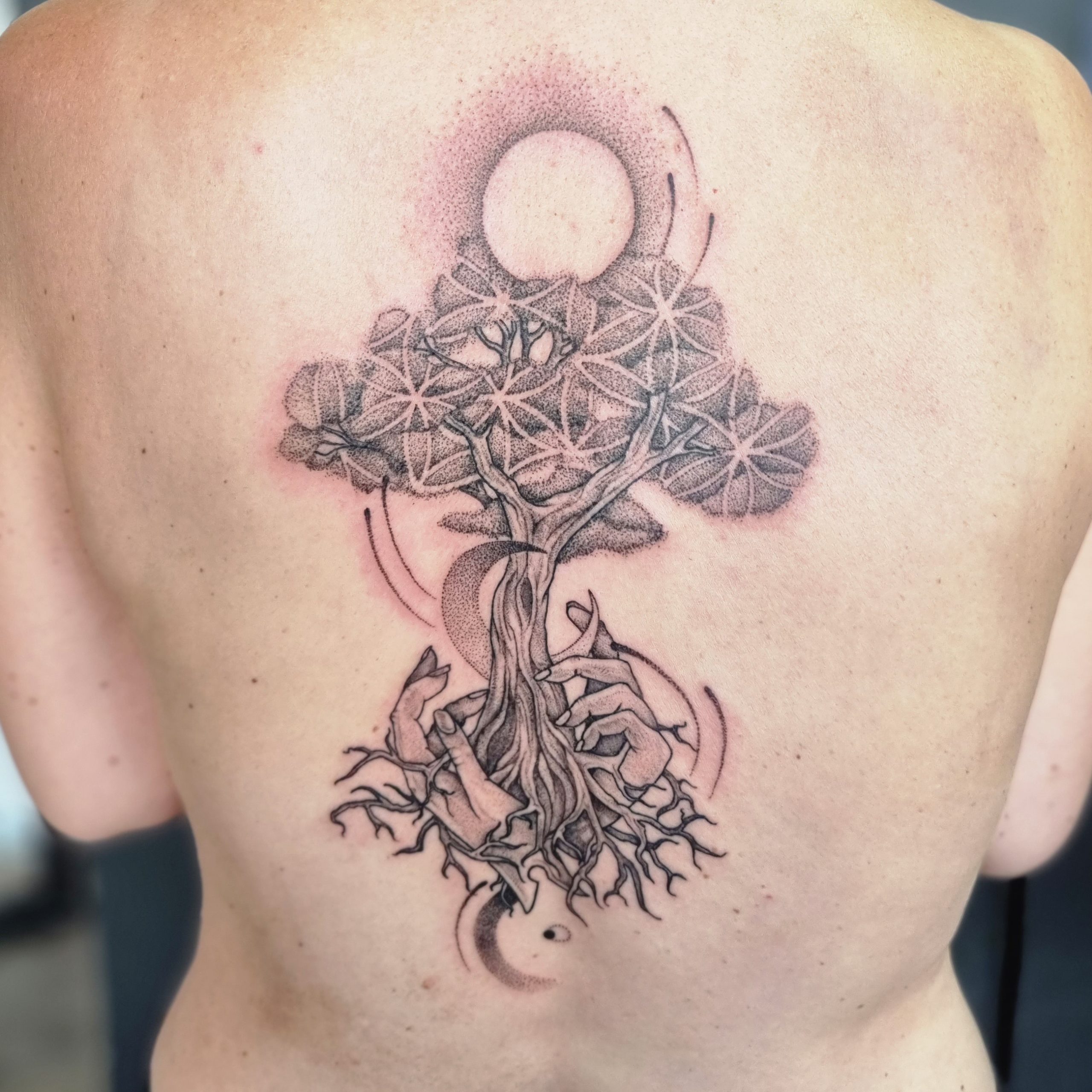 tatouage nature arbre graphique